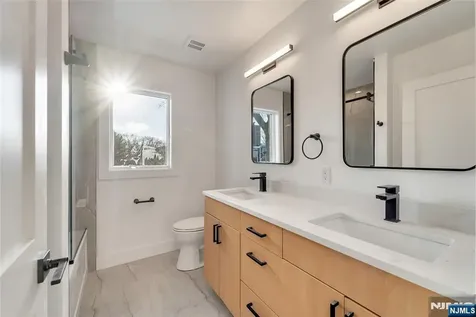 432 Stillwell Avenue Fort Lee NJ 07024
