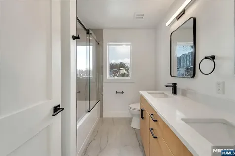 432 Stillwell Avenue Fort Lee NJ 07024