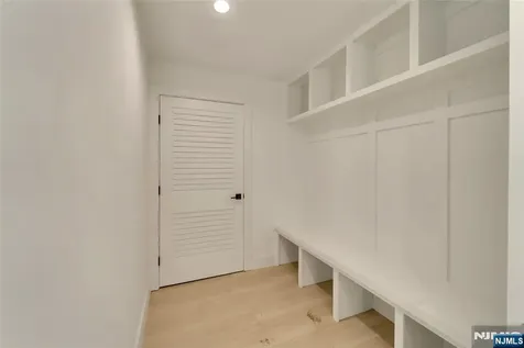 432 Stillwell Avenue Fort Lee NJ 07024