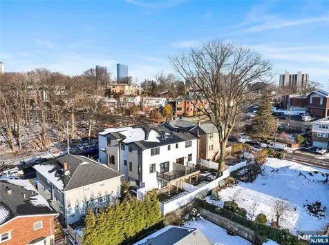 432 Stillwell Avenue Fort Lee NJ 07024