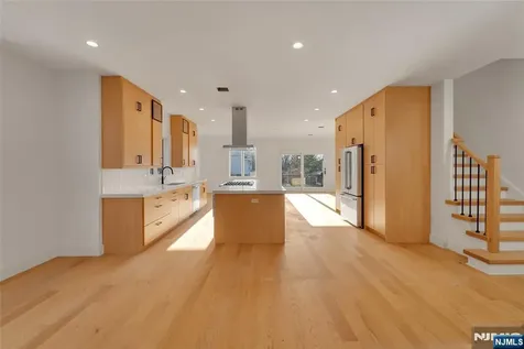 432 Stillwell Avenue Fort Lee NJ 07024