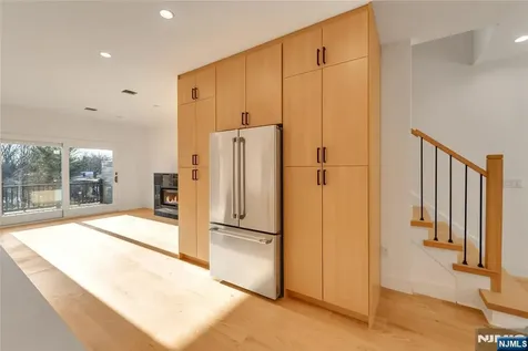 432 Stillwell Avenue Fort Lee NJ 07024