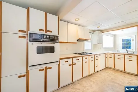 21 E Shore Road Denville Township NJ 07834