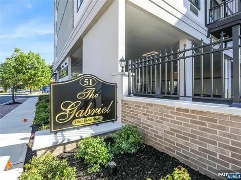 51 Queen Anne Road Bogota NJ 07603
