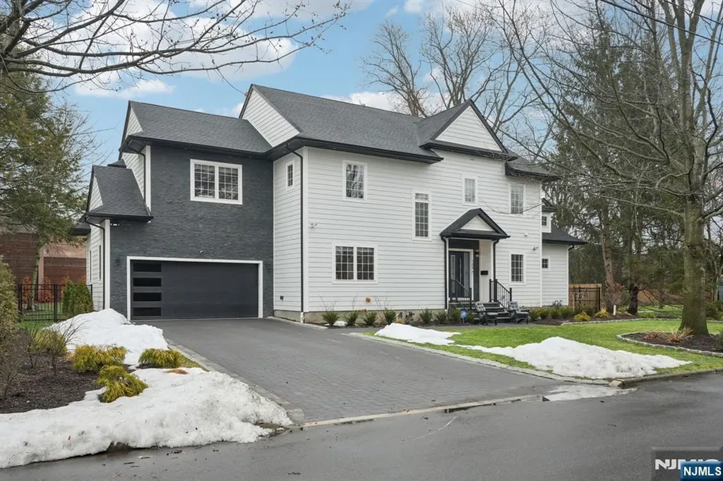 109 Arbor Drive Ho-ho-kus NJ 07423