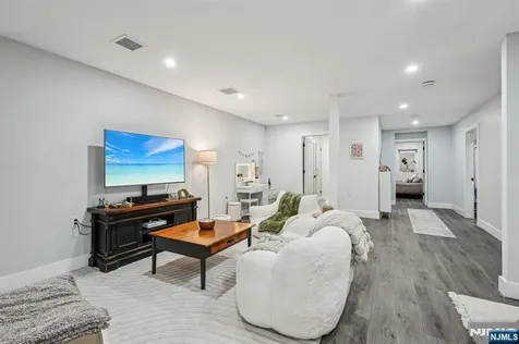 109 Arbor Drive Ho-ho-kus NJ 07423