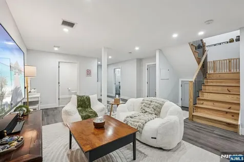 109 Arbor Drive Ho-ho-kus NJ 07423