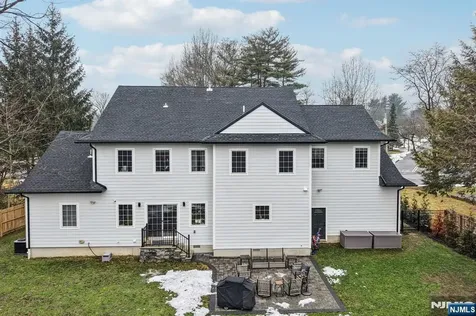 109 Arbor Drive Ho-ho-kus NJ 07423