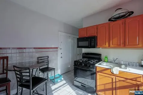 156 Dayton Street Newark NJ 07114