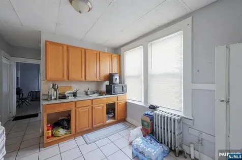 156 Dayton Street Newark NJ 07114