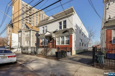 152 Dayton Street Newark NJ 07114