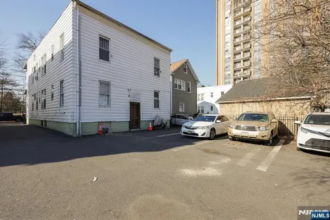 152 Dayton Street Newark NJ 07114