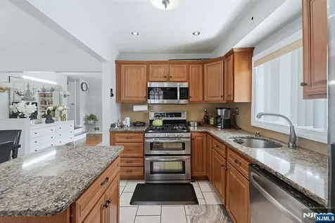 39 Voorhees Street Teaneck NJ 07666