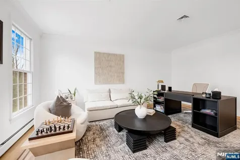 18 Sunflower Drive Upper Saddle River NJ 07458