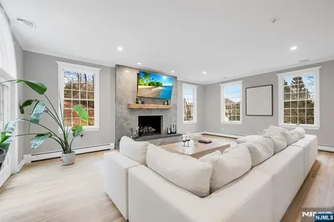 18 Sunflower Drive Upper Saddle River NJ 07458