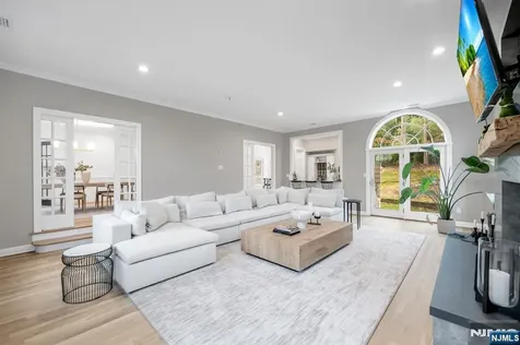 18 Sunflower Drive Upper Saddle River NJ 07458