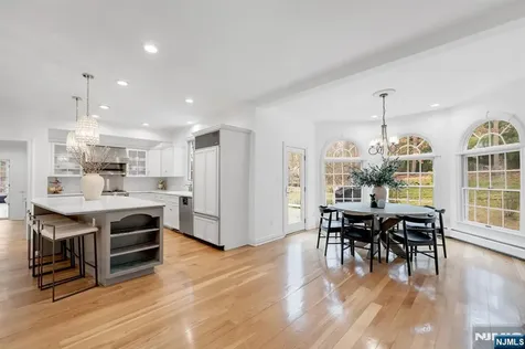 18 Sunflower Drive Upper Saddle River NJ 07458