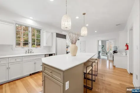 18 Sunflower Drive Upper Saddle River NJ 07458
