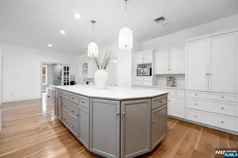 18 Sunflower Drive Upper Saddle River NJ 07458