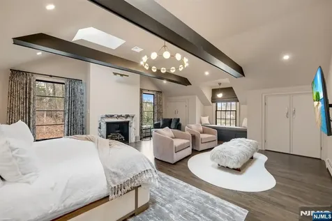 18 Sunflower Drive Upper Saddle River NJ 07458