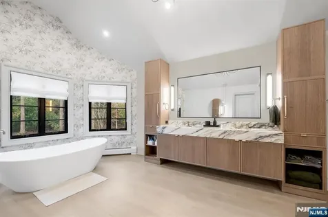 18 Sunflower Drive Upper Saddle River NJ 07458