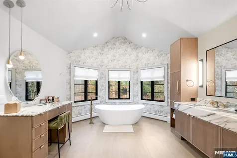 18 Sunflower Drive Upper Saddle River NJ 07458