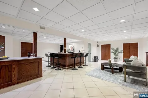 18 Sunflower Drive Upper Saddle River NJ 07458