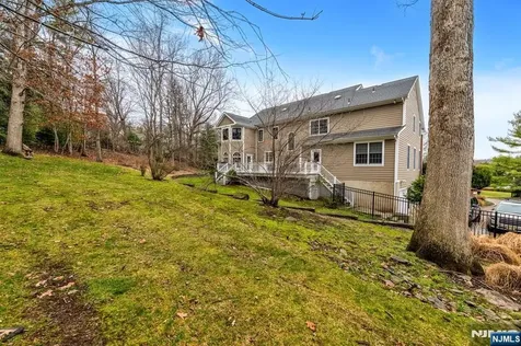 18 Sunflower Drive Upper Saddle River NJ 07458