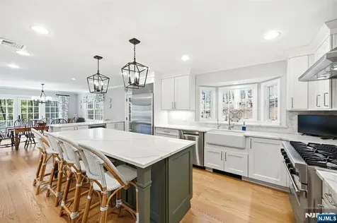 760 Rivenwood Road Franklin Lakes NJ 07417