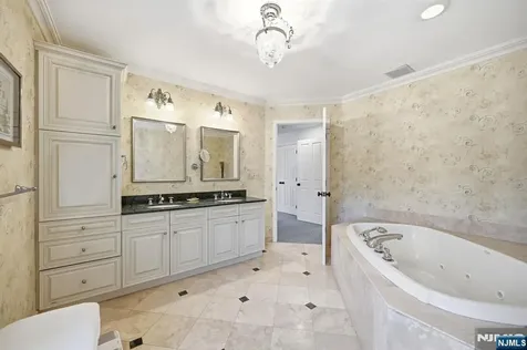 760 Rivenwood Road Franklin Lakes NJ 07417