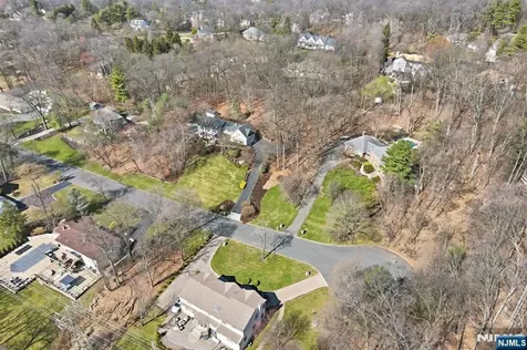 760 Rivenwood Road Franklin Lakes NJ 07417