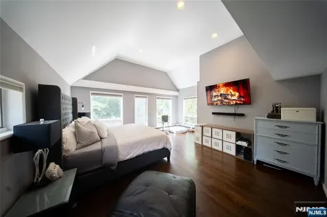 21 Meadow Street Demarest NJ 07627