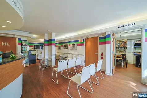 2185 Lemoine Fort Lee NJ 07024