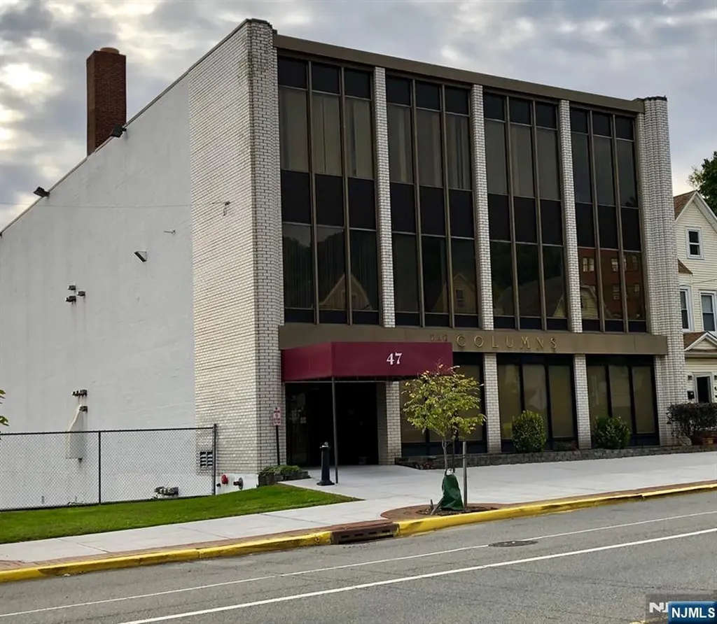 47 Orient Rutherford NJ 07070
