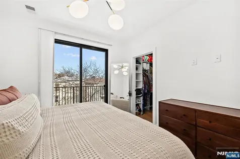 34 Manhattan Avenue Jersey City NJ 07307