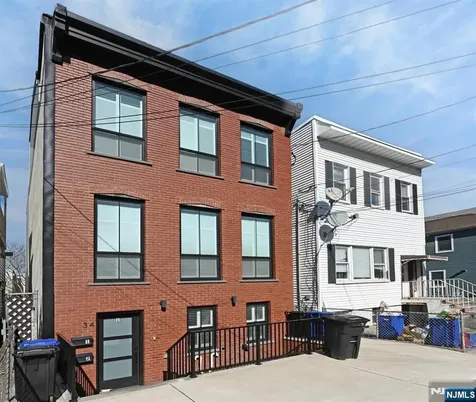 34 Manhattan Avenue Jersey City NJ 07307