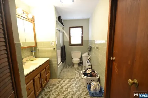 74 Cathedral Avenue Clifton NJ 07110
