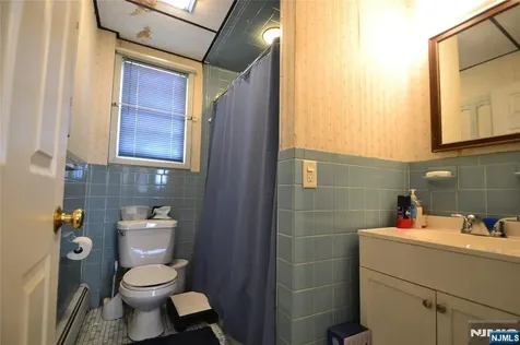74 Cathedral Avenue Clifton NJ 07110
