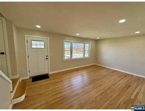 9 Joan Place Clifton NJ 07012