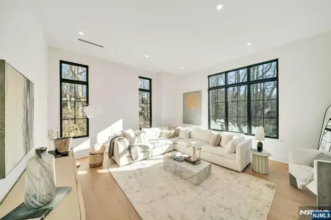 28 Ellens Way Alpine NJ 07620