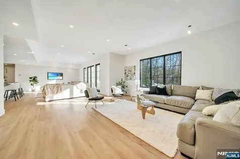 28 Ellens Way Alpine NJ 07620
