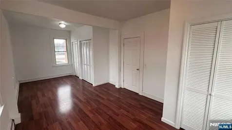 247 Elm Street Elmwood Park NJ 07407