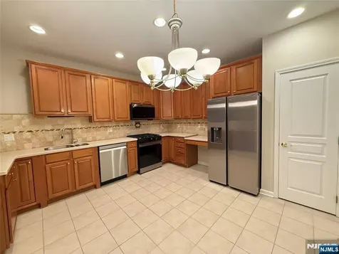 5402 Warrens Way Wanaque NJ 07465