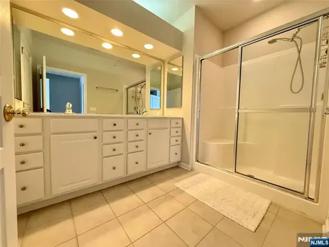 5402 Warrens Way Wanaque NJ 07465
