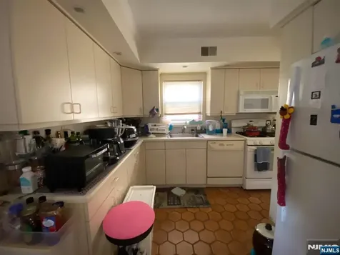 81 5th Street Cresskill NJ 07626