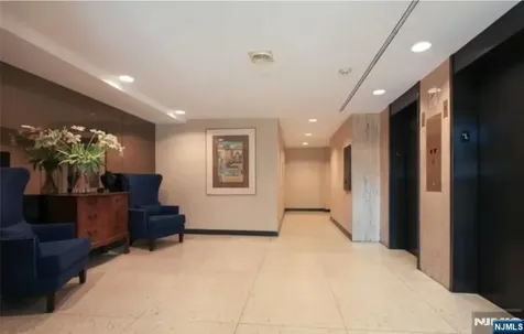 2077 Center Avenue Fort Lee NJ 07024