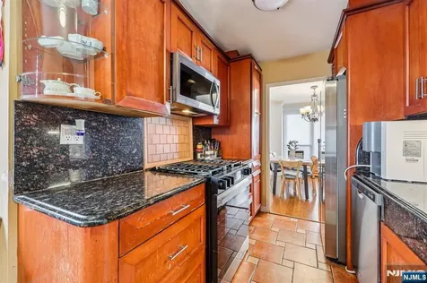 2077 Center Avenue Fort Lee NJ 07024