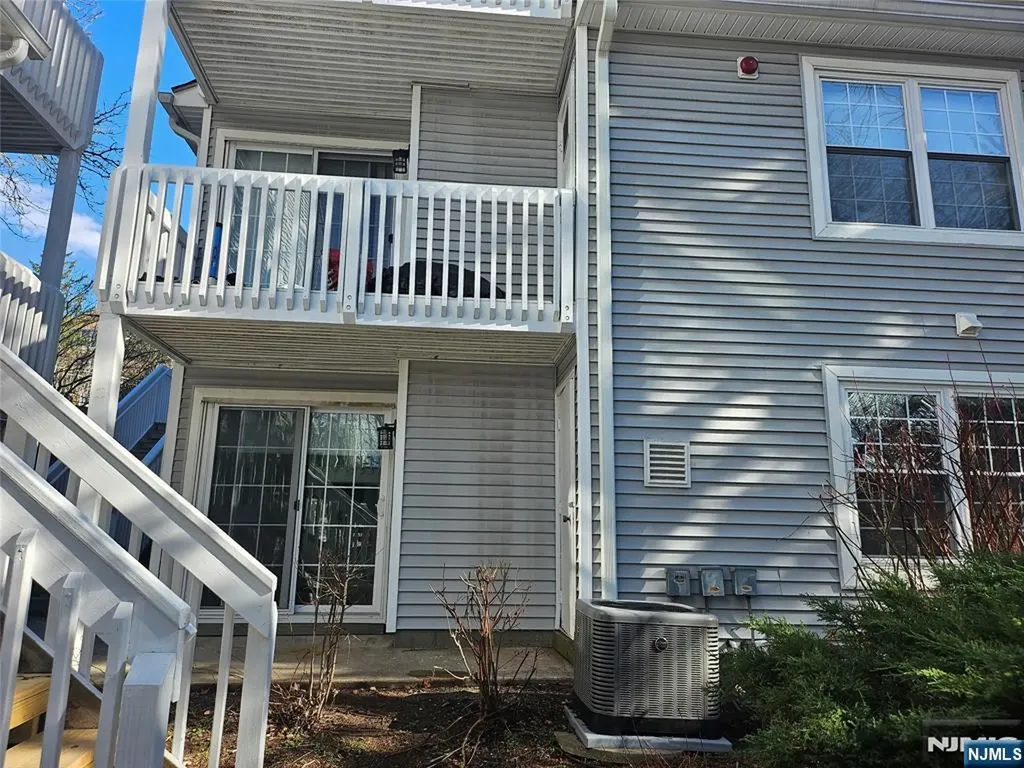 2 Markham Circle Englewood NJ 07631