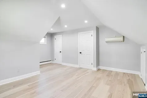 565 Center Street Wood Ridge NJ 07075