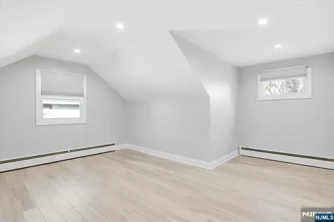 565 Center Street Wood Ridge NJ 07075
